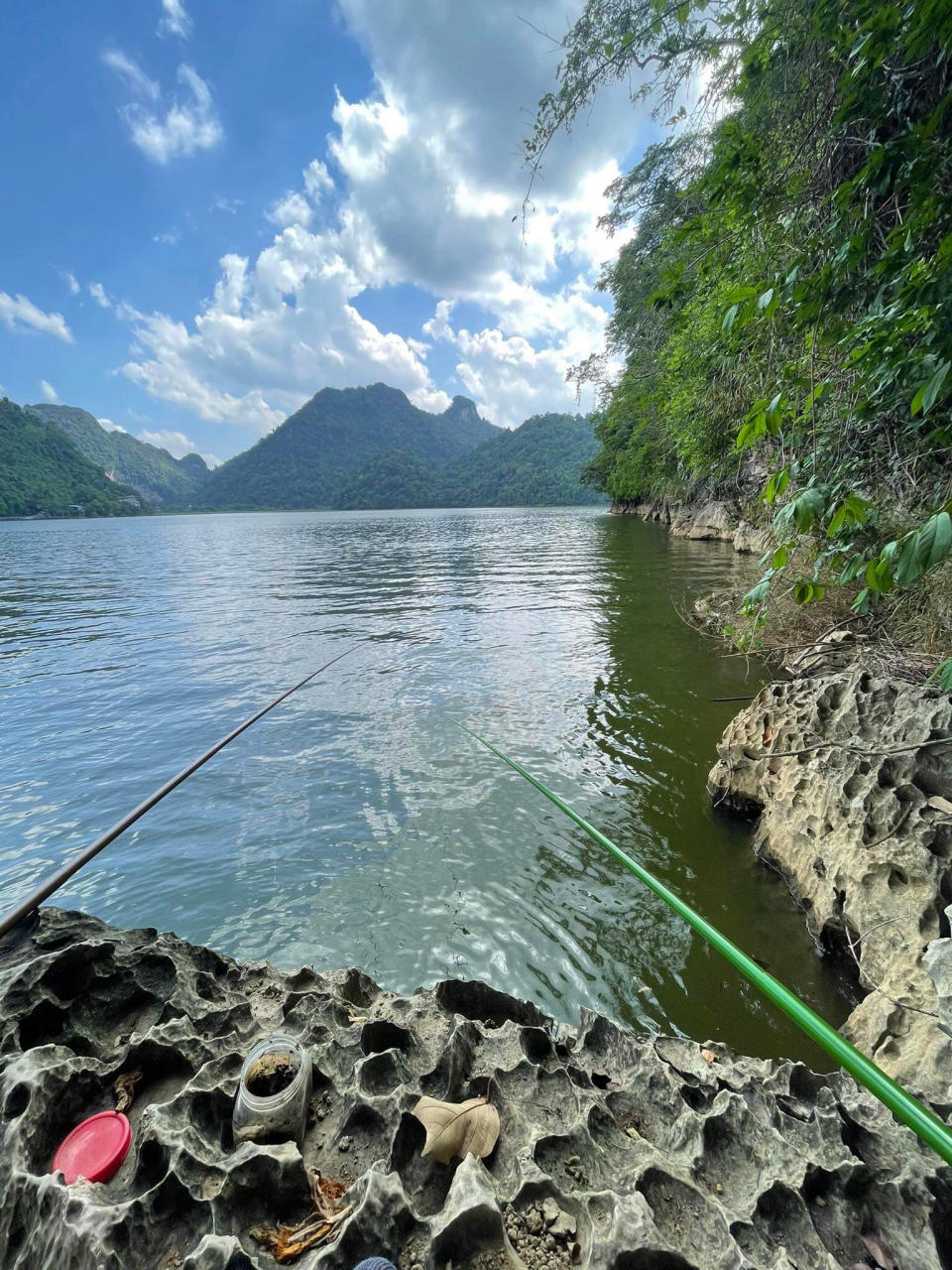 Exploring the Ba Be Lake fishing tour